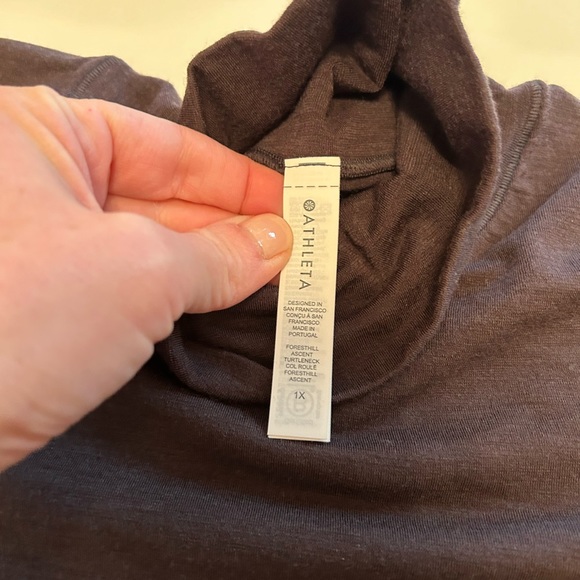 Athleta NWT Ascent Turtleneck - Picture 6 of 9